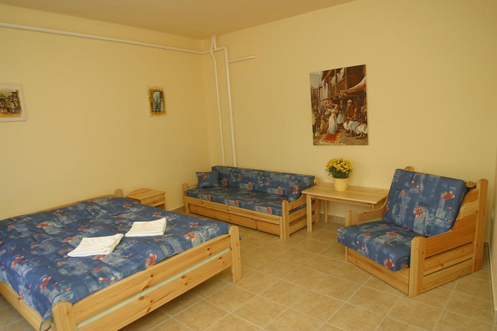 Afrodite Apartmanok Eger Rom bilde