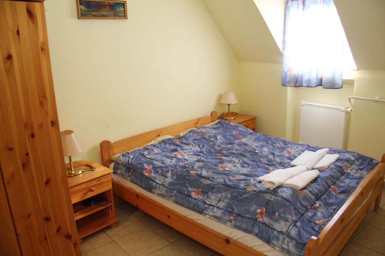 Afrodite Apartmanok Eger Eksteriør bilde